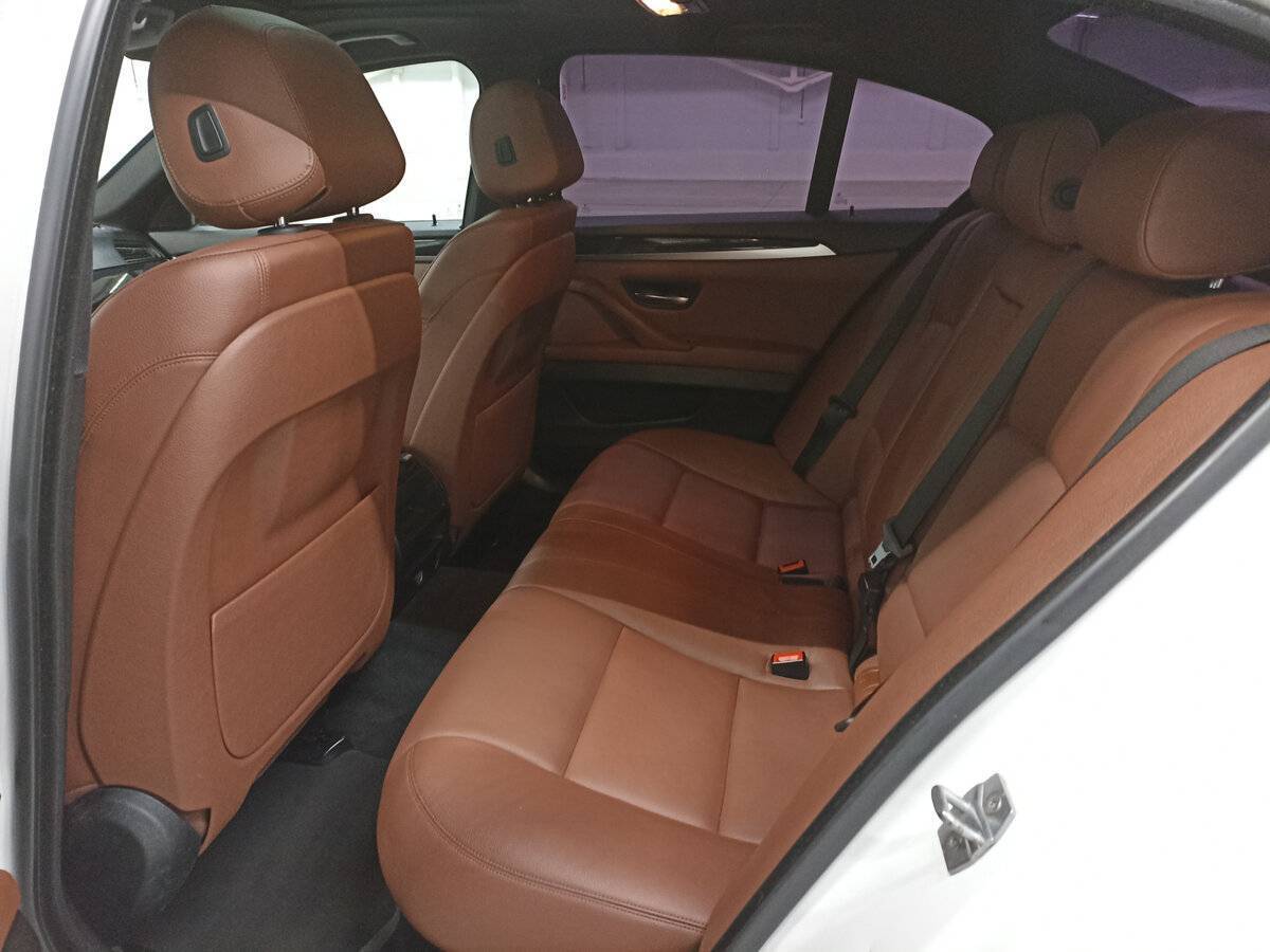 BMW 5 серии 2015 года с пробегом. Фото: #11