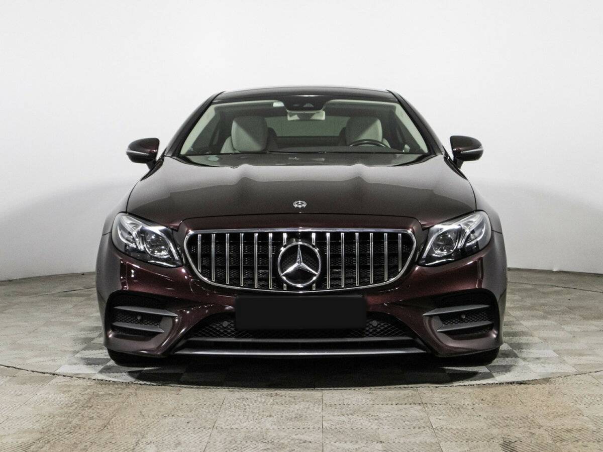 Mercedes-Benz E-Класс 2018 года с пробегом. Фото: #1