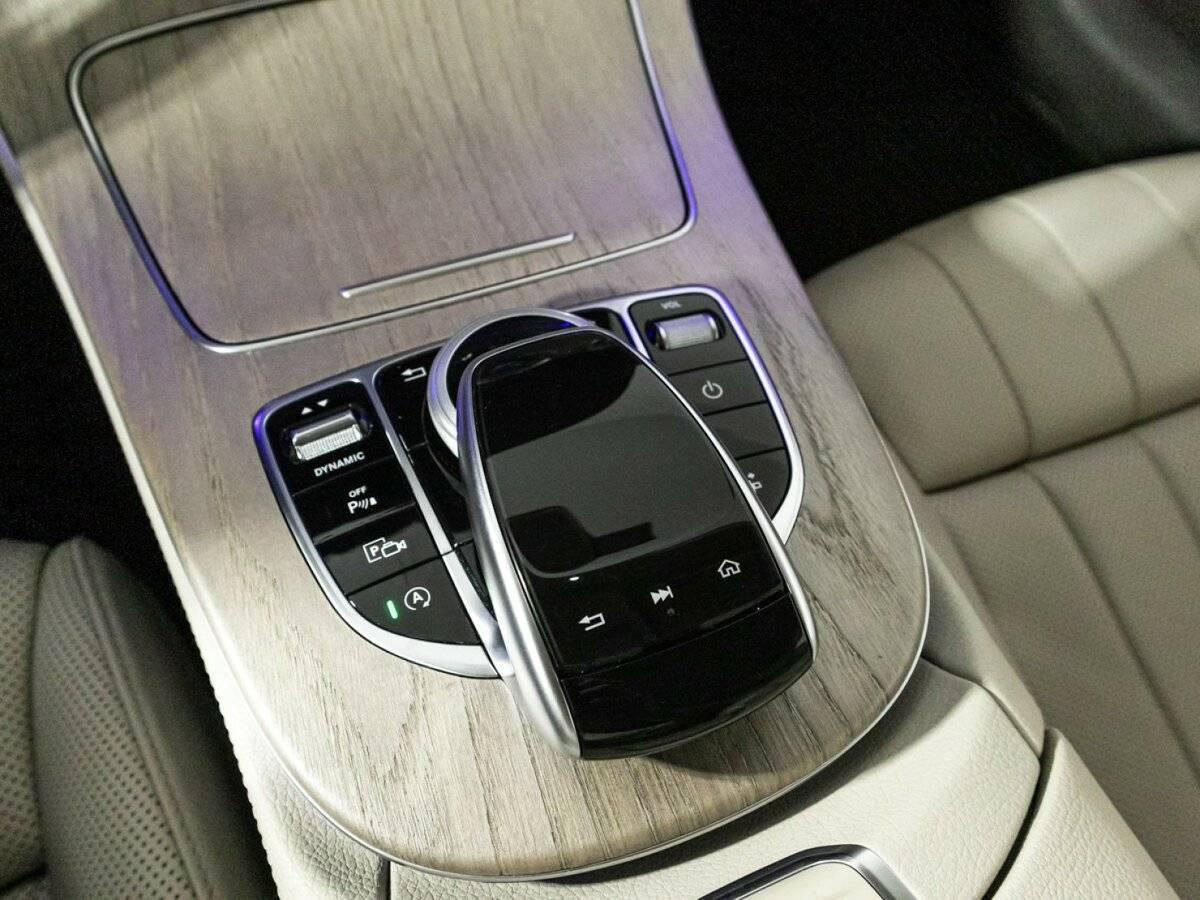 Mercedes-Benz E-Класс 2018 года с пробегом. Фото: #19