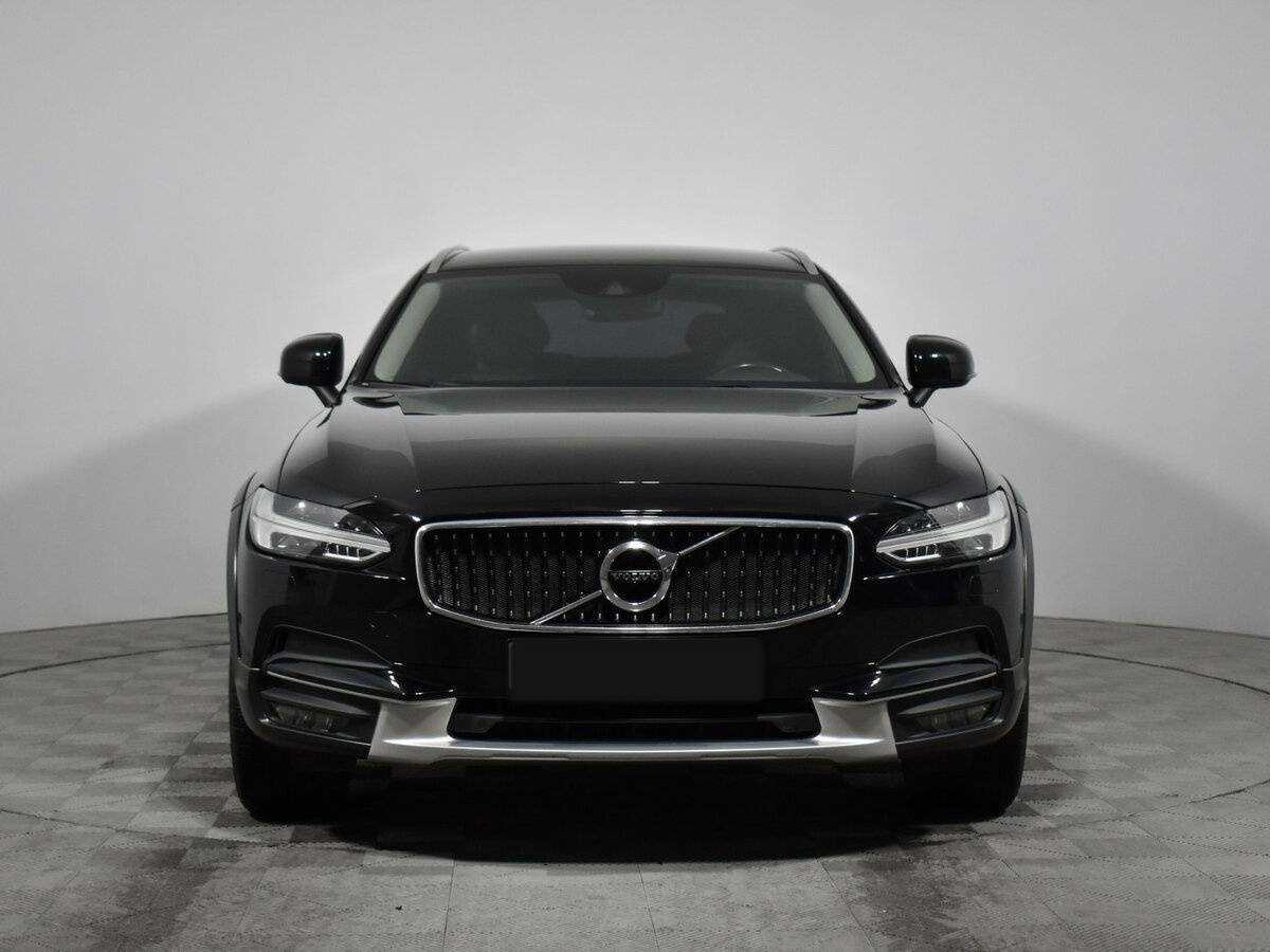 Volvo V90 Cross Country 2017 года с пробегом. Фото: #1