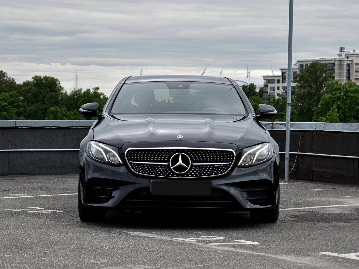 Mercedes-Benz E-Класс AMG 2019 года с пробегом. Фото: #1