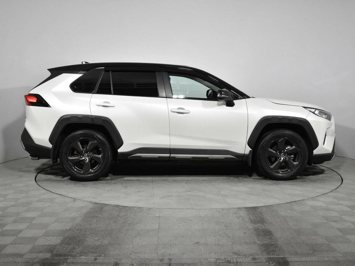 Toyota RAV4 2022 года с пробегом. Фото: #3