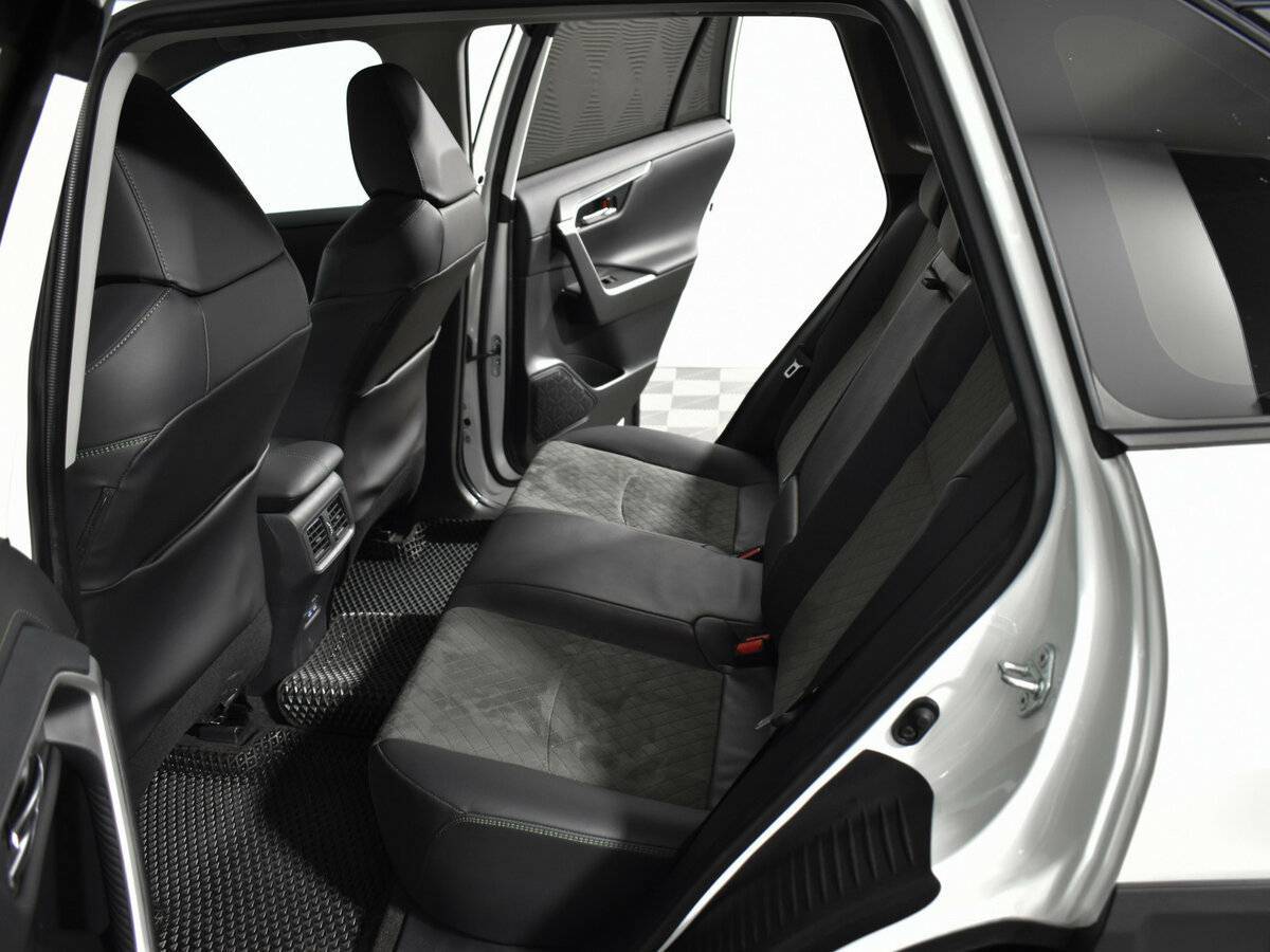 Toyota RAV4 2022 года с пробегом. Фото: #10