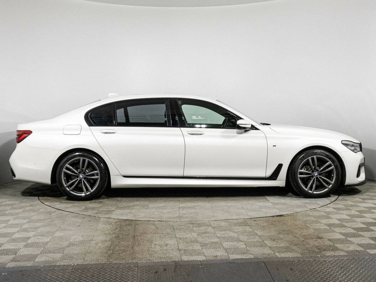 BMW 7 серии 2016 года с пробегом. Фото: #3