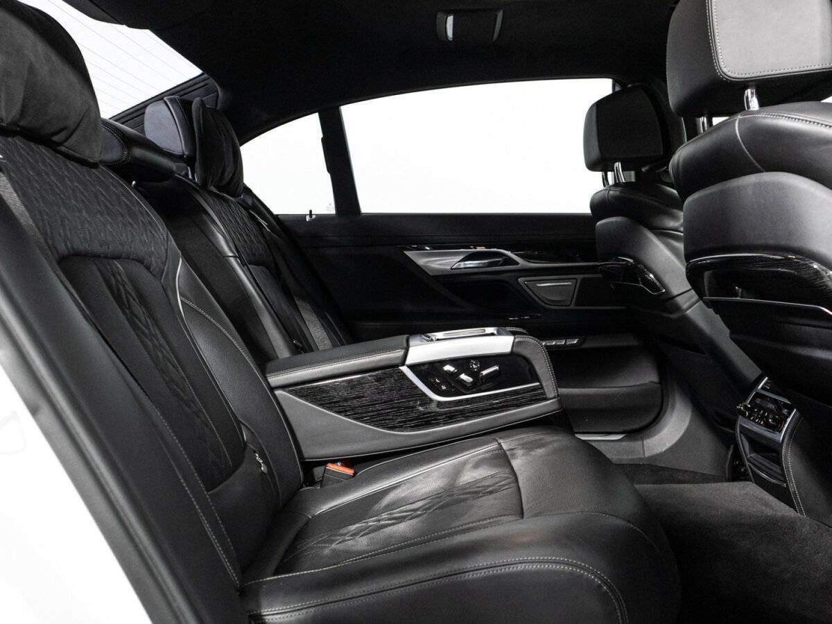BMW 7 серии 2016 года с пробегом. Фото: #9