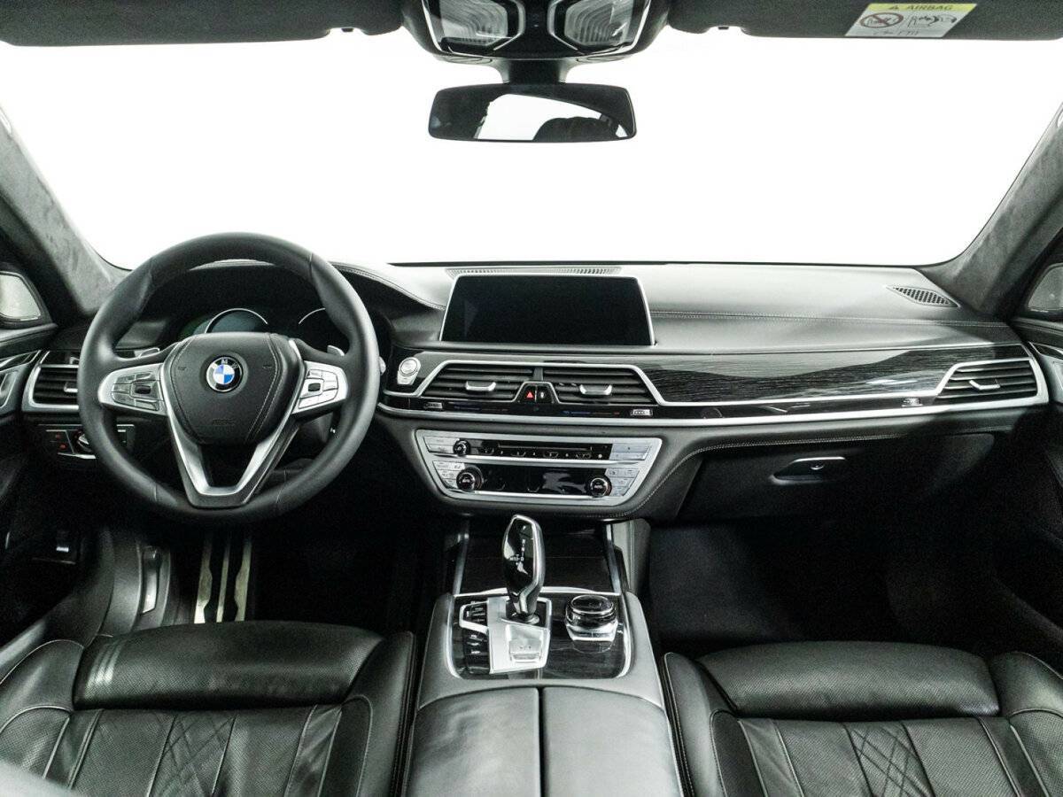 BMW 7 серии 2016 года с пробегом. Фото: #12