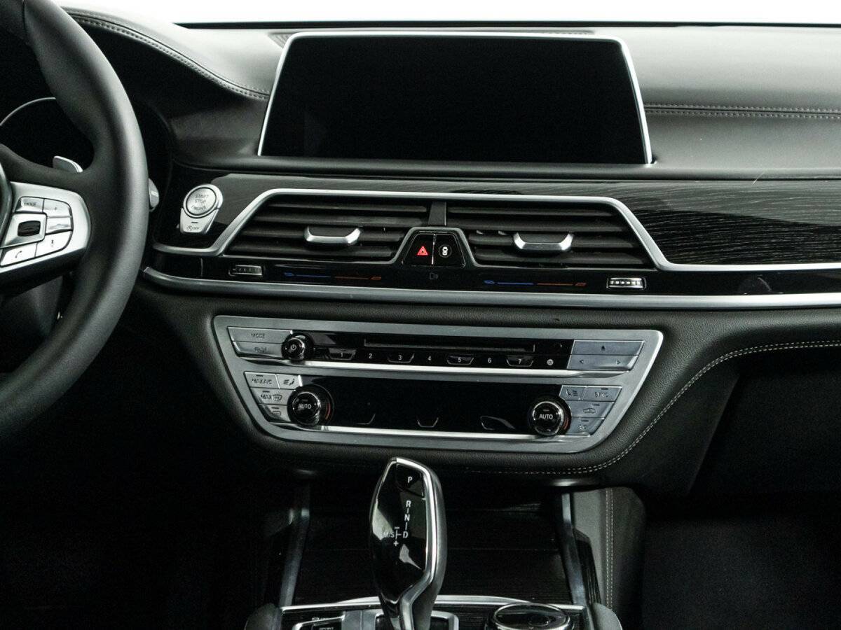 BMW 7 серии 2016 года с пробегом. Фото: #13