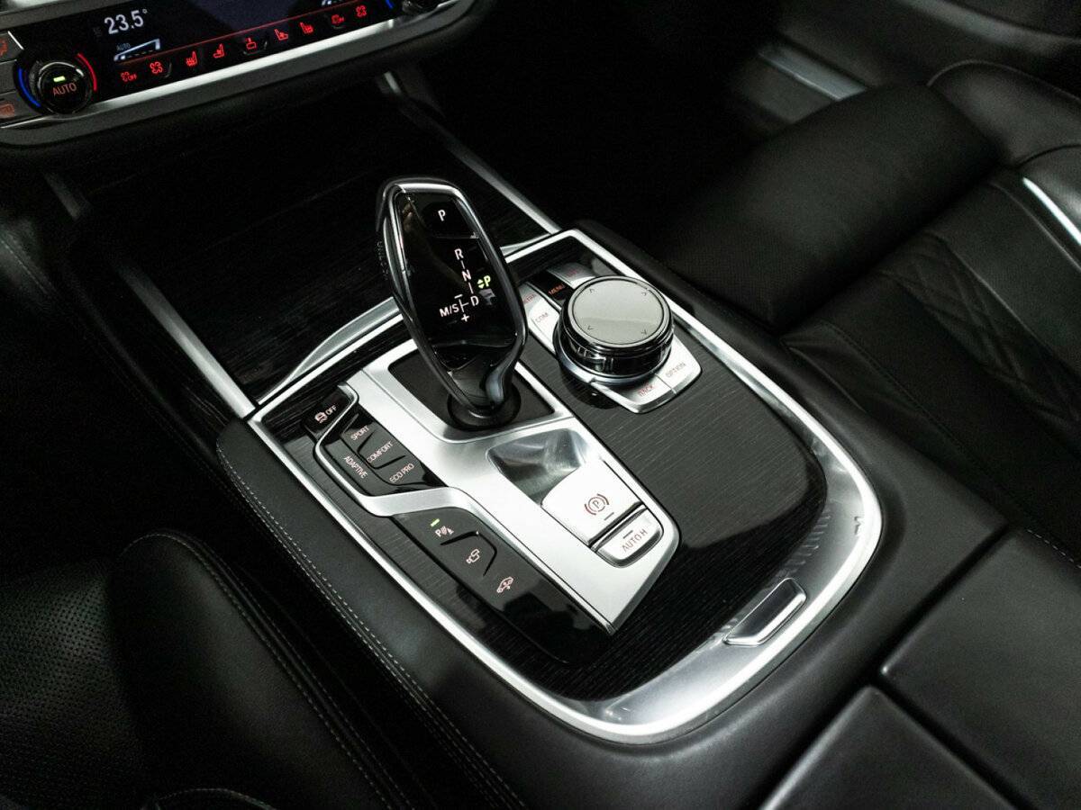 BMW 7 серии 2016 года с пробегом. Фото: #22