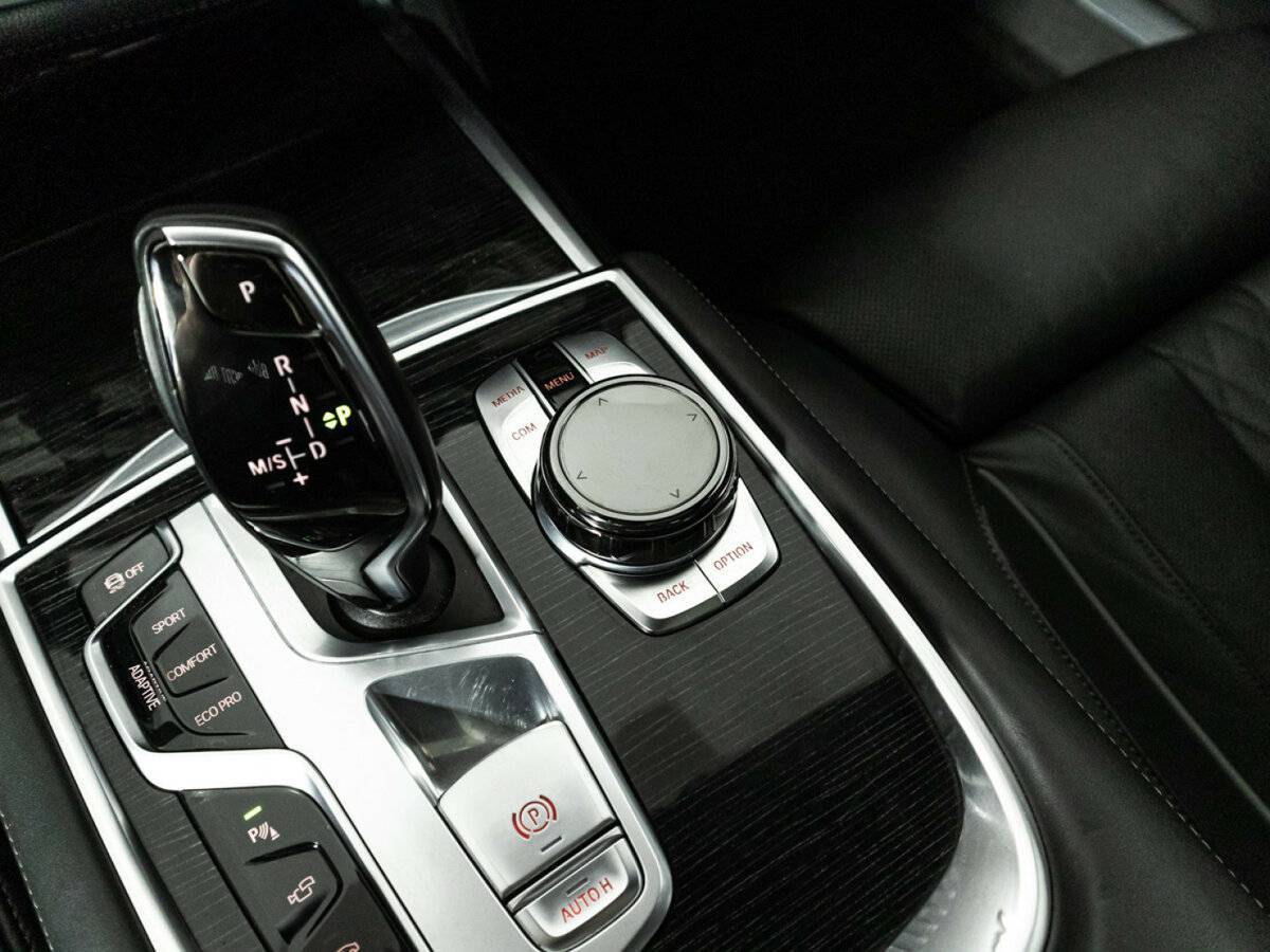 BMW 7 серии 2016 года с пробегом. Фото: #23
