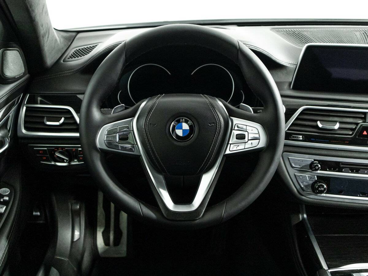 BMW 7 серии 2016 года с пробегом. Фото: #28