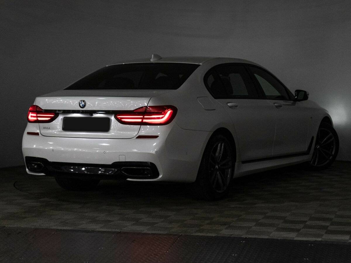 BMW 7 серии 2016 года с пробегом. Фото: #36