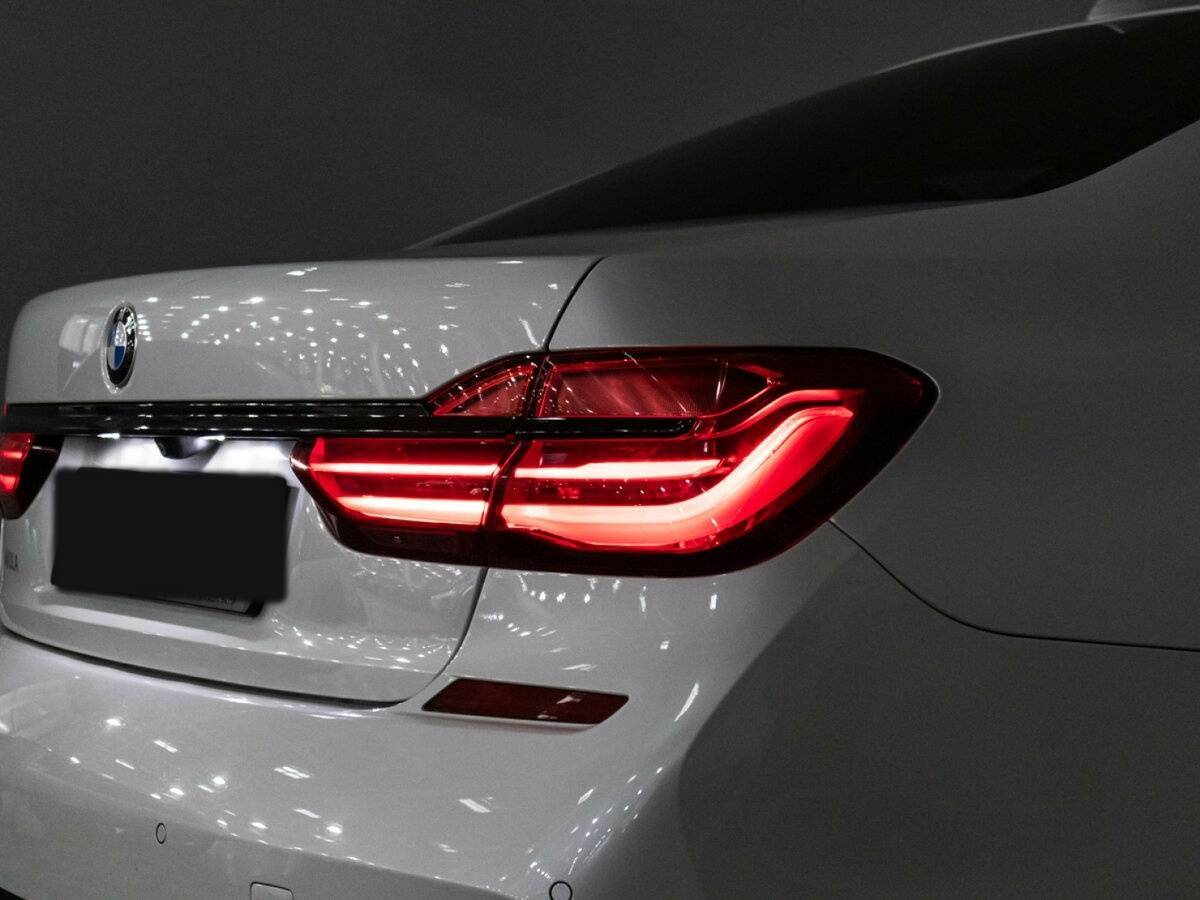 BMW 7 серии 2016 года с пробегом. Фото: #38