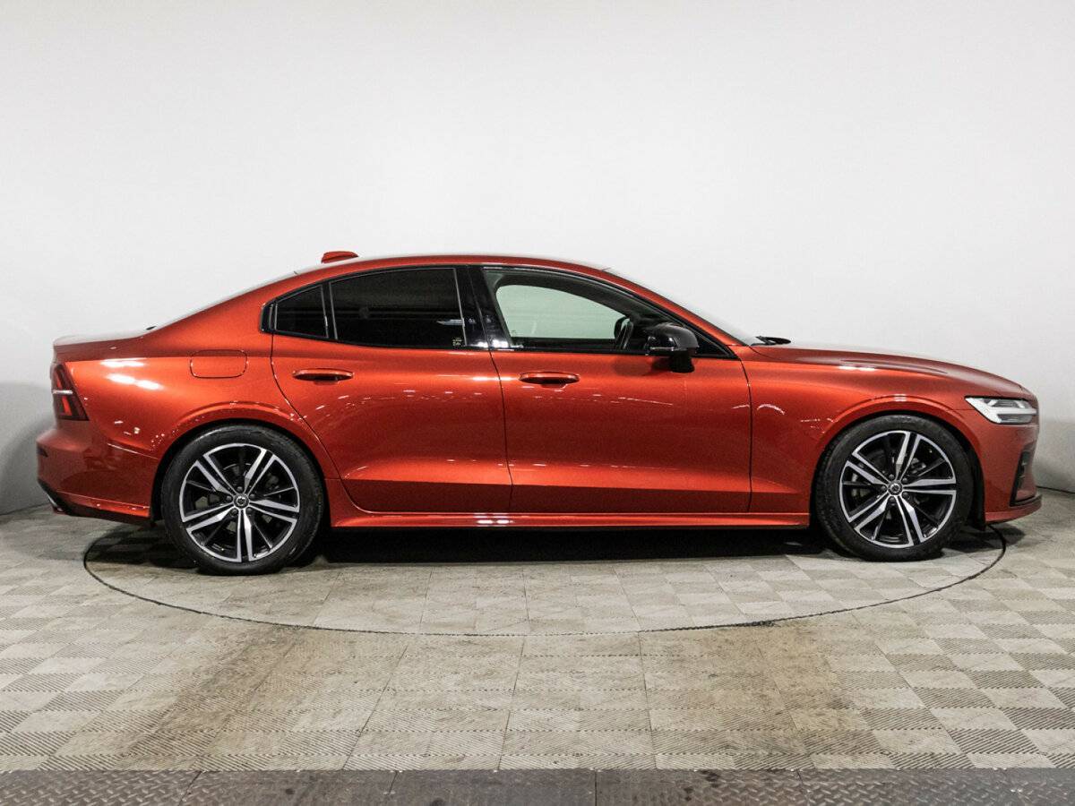 Volvo S60 2019 года с пробегом. Фото: #3