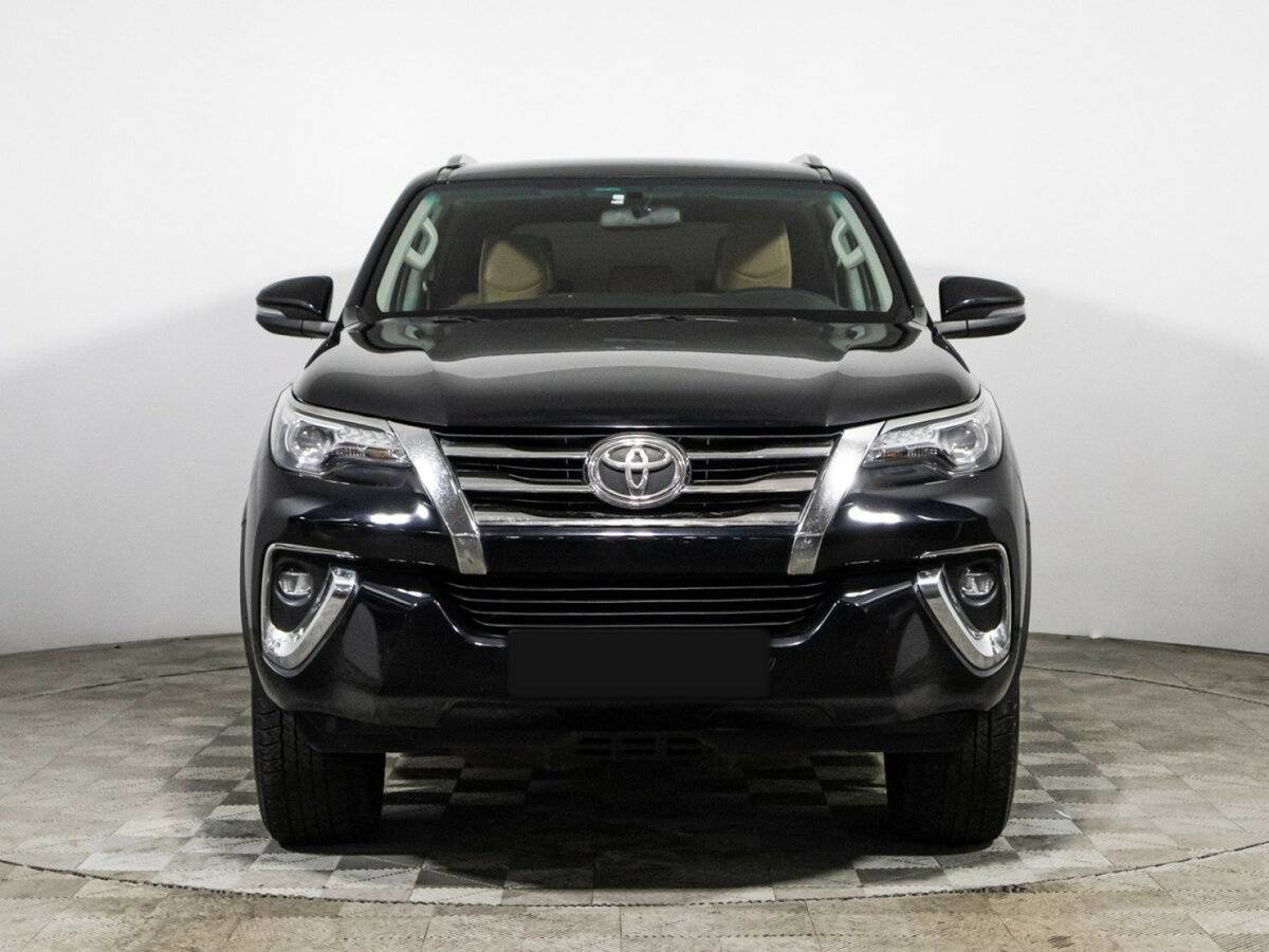 Toyota Fortuner 2019 года с пробегом. Фото: #1