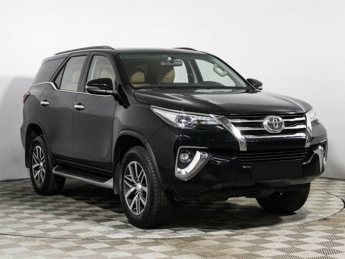 Toyota Fortuner 2019 года с пробегом. Фото: #2