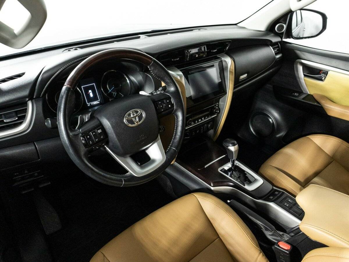 Toyota Fortuner 2019 года с пробегом. Фото: #10