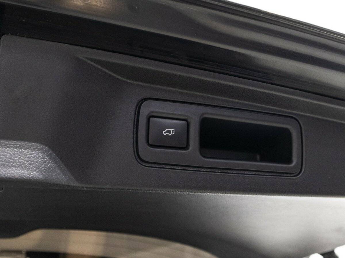 Toyota Fortuner 2019 года с пробегом. Фото: #15