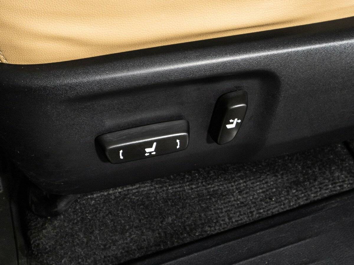 Toyota Fortuner 2019 года с пробегом. Фото: #18