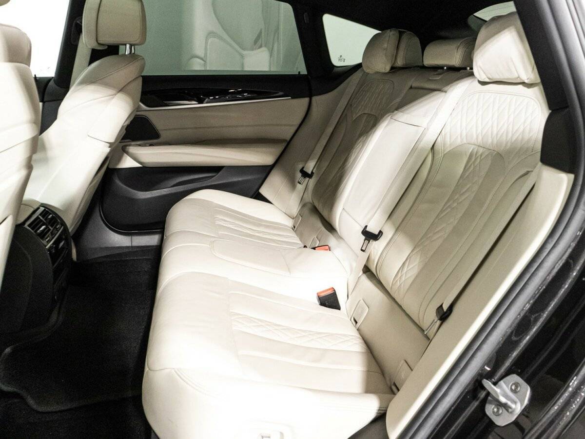 BMW 6 серии 2018 года с пробегом. Фото: #9