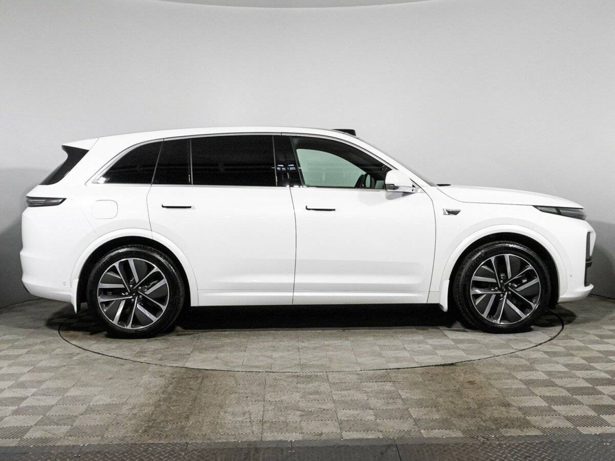 LiXiang L7 2023 года с пробегом. Фото: #3