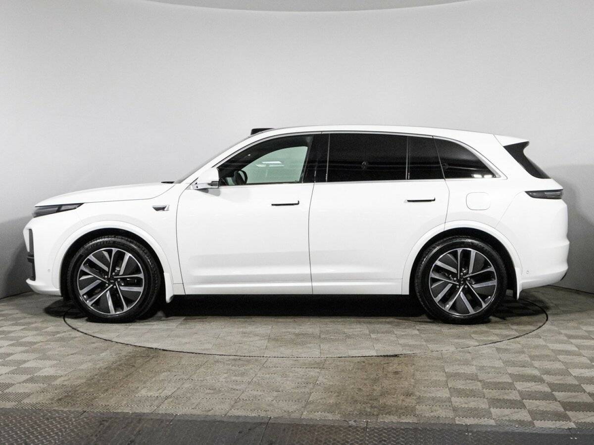 LiXiang L7 2023 года с пробегом. Фото: #7