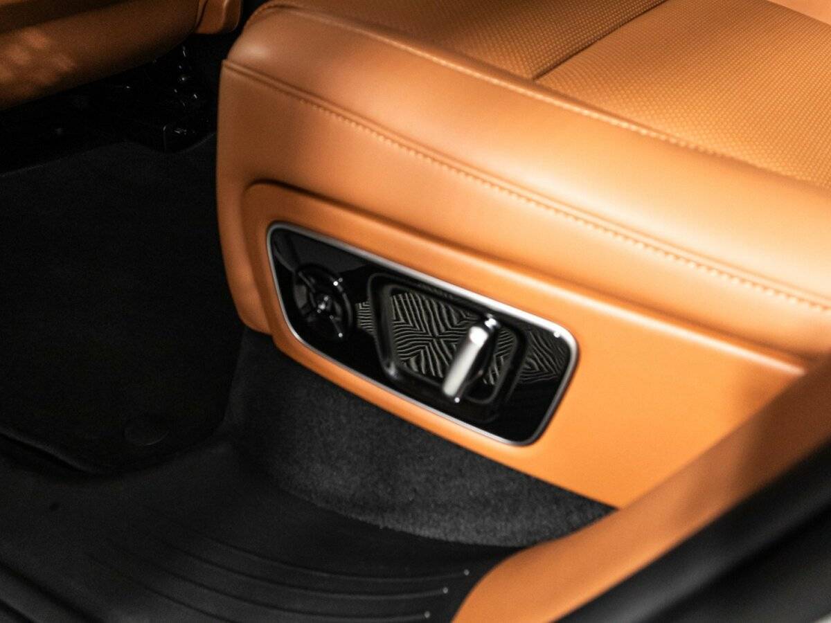 LiXiang L7 2023 года с пробегом. Фото: #17