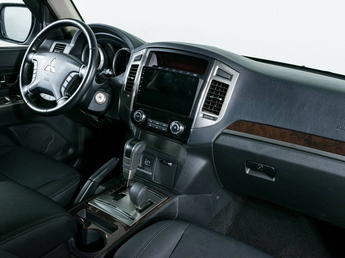 Mitsubishi Pajero 2021 года с пробегом. Фото: #9