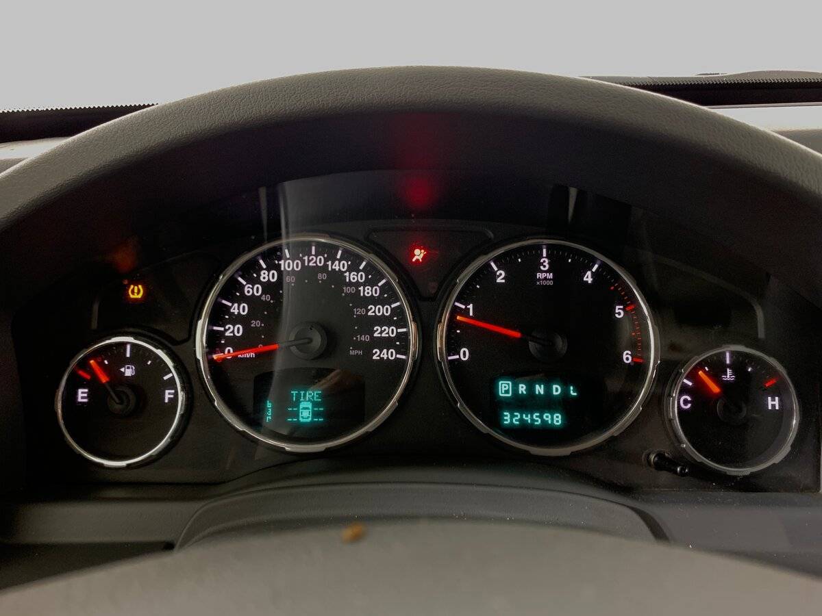 Jeep Cherokee 2008 года с пробегом. Фото: #13