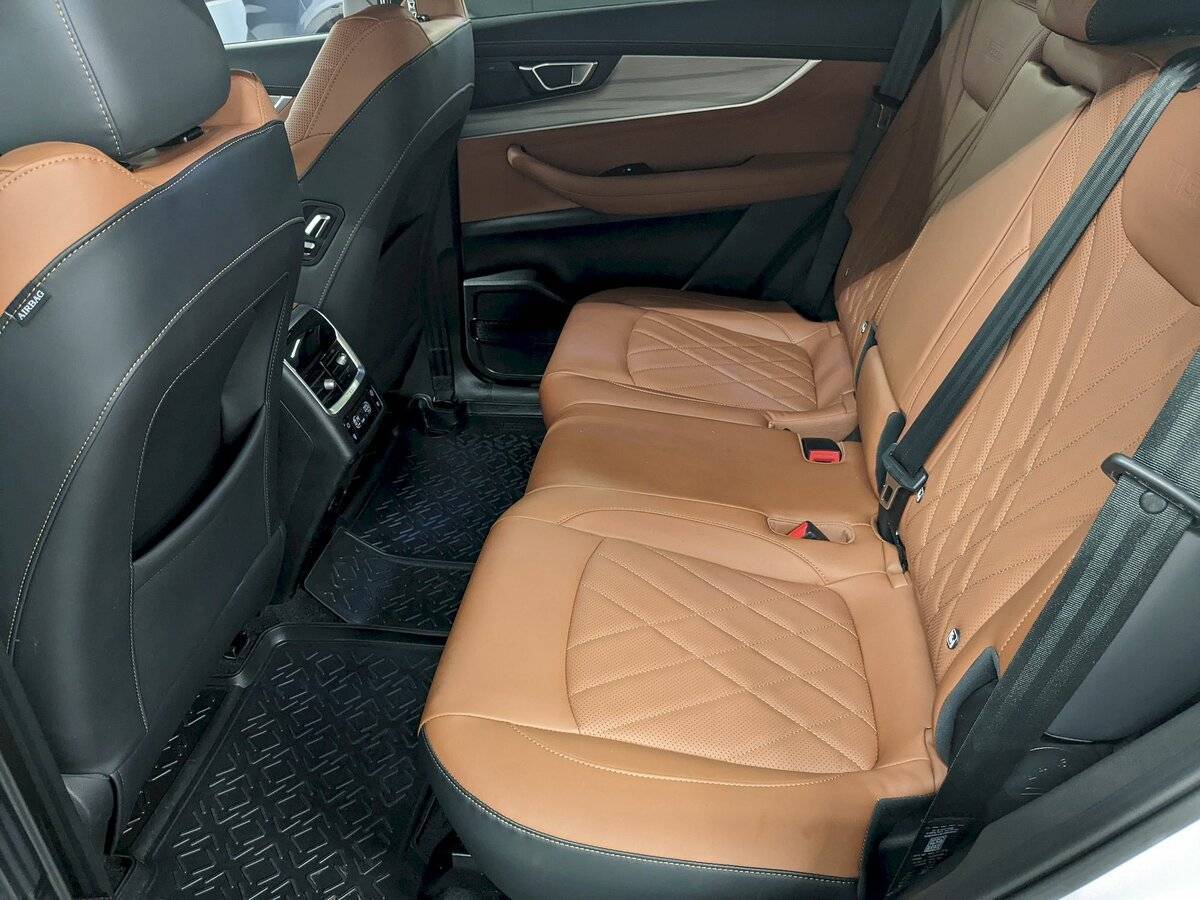 Chery Tiggo 8 Pro e+ 2023 года с пробегом. Фото: #17