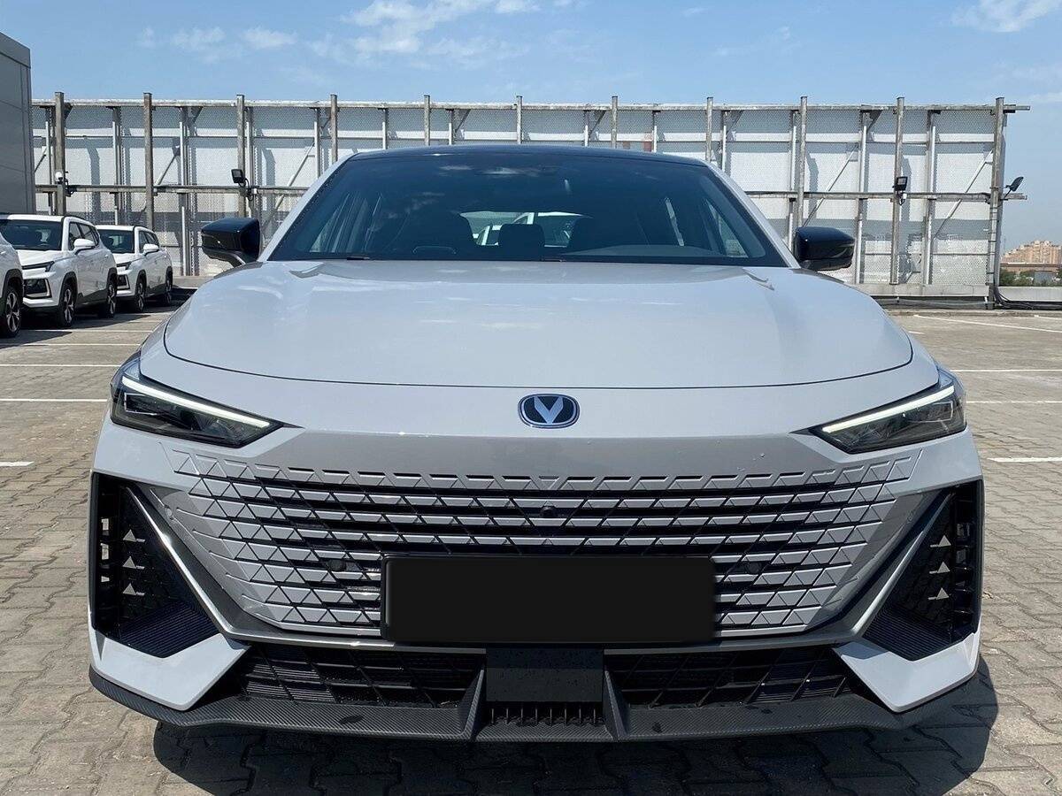 Changan UNI-V 2024 года с пробегом. Фото: #1