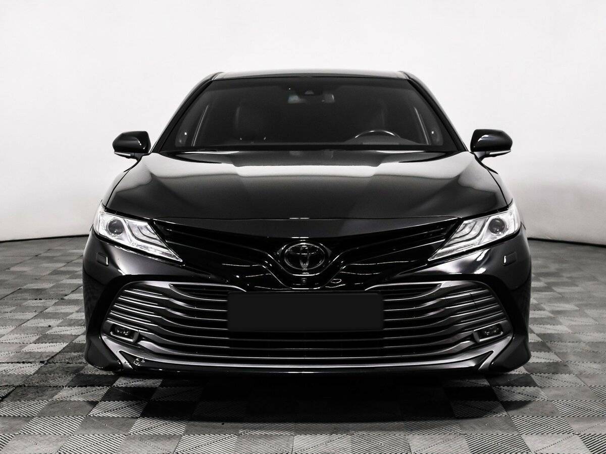 Toyota Camry 2021 года с пробегом. Фото: #1