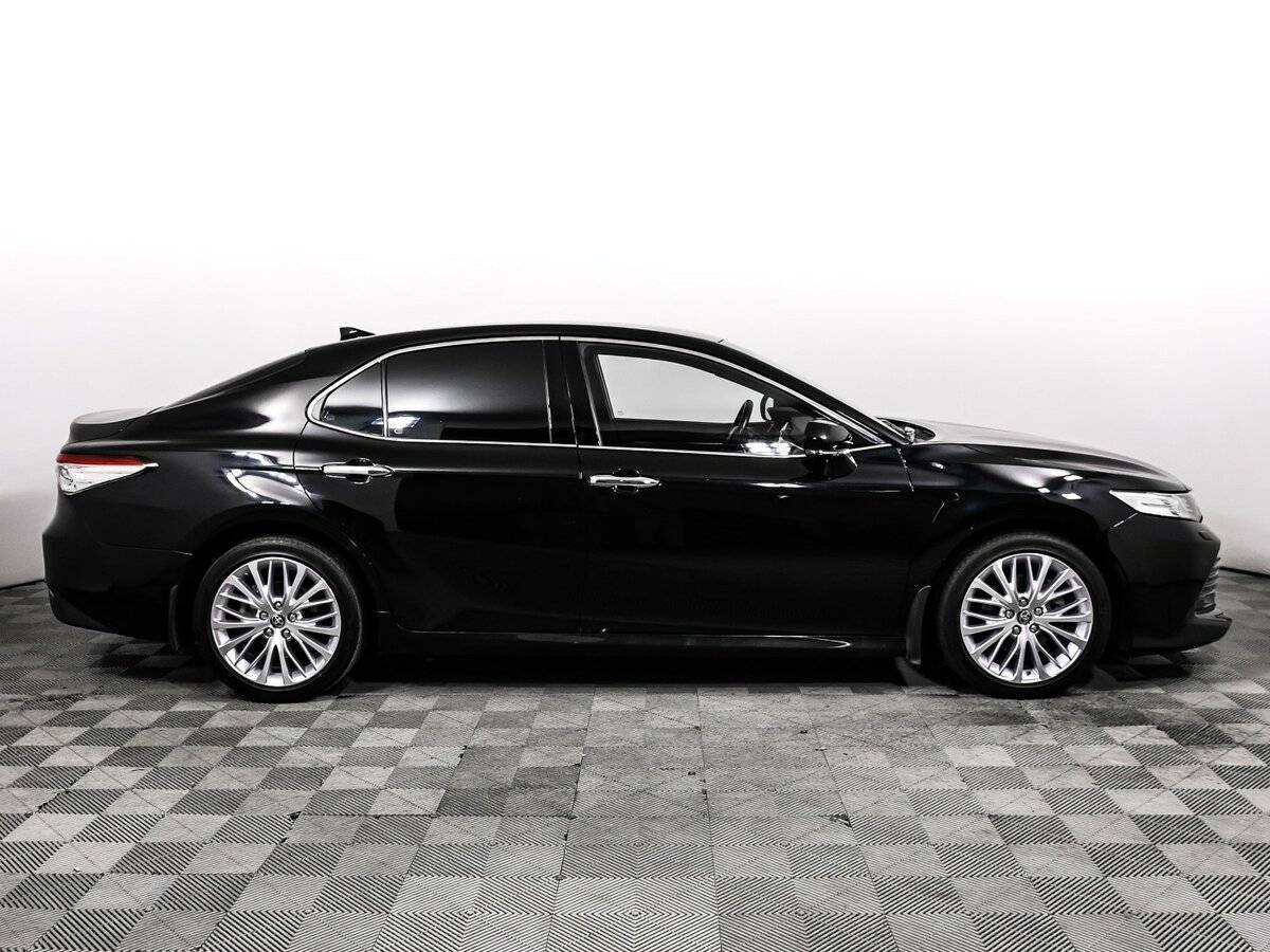 Toyota Camry 2021 года с пробегом. Фото: #3