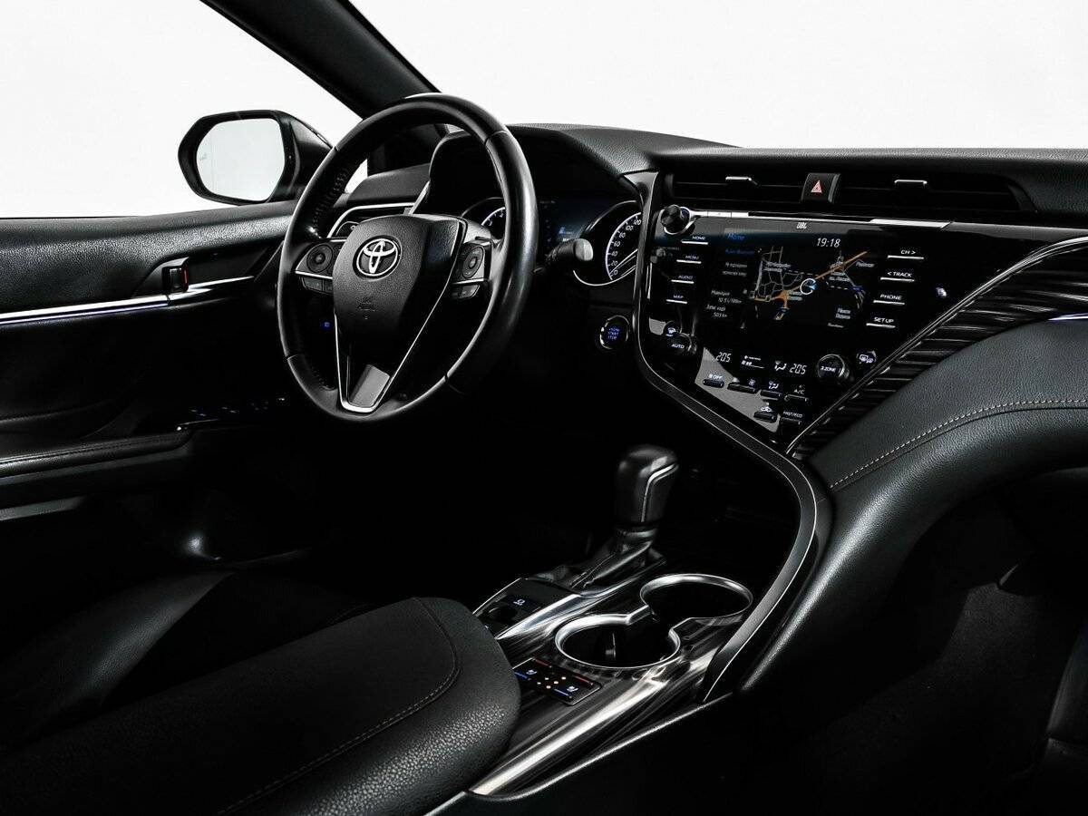 Toyota Camry 2021 года с пробегом. Фото: #8