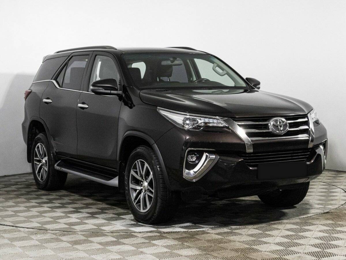 Toyota Fortuner 2017 года с пробегом. Фото: #2