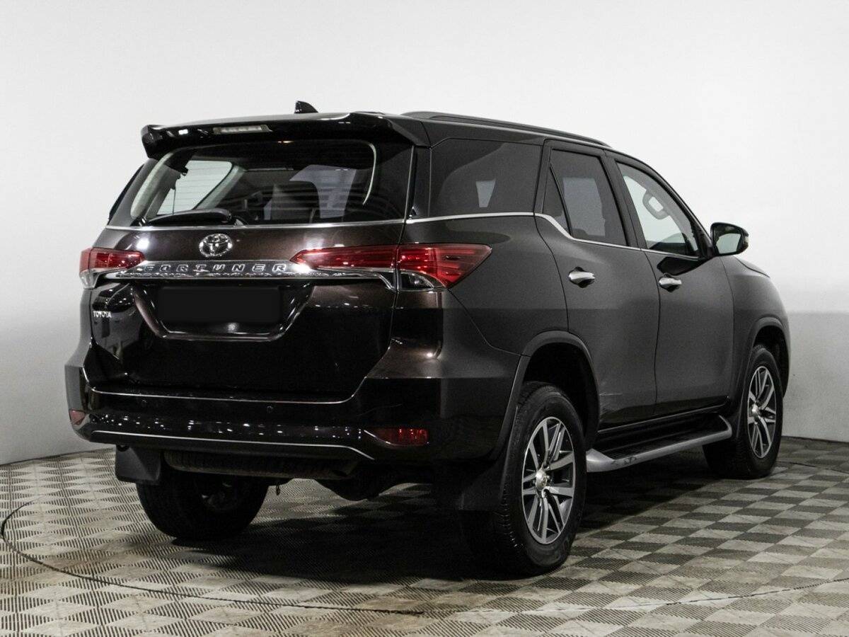 Toyota Fortuner 2017 года с пробегом. Фото: #4