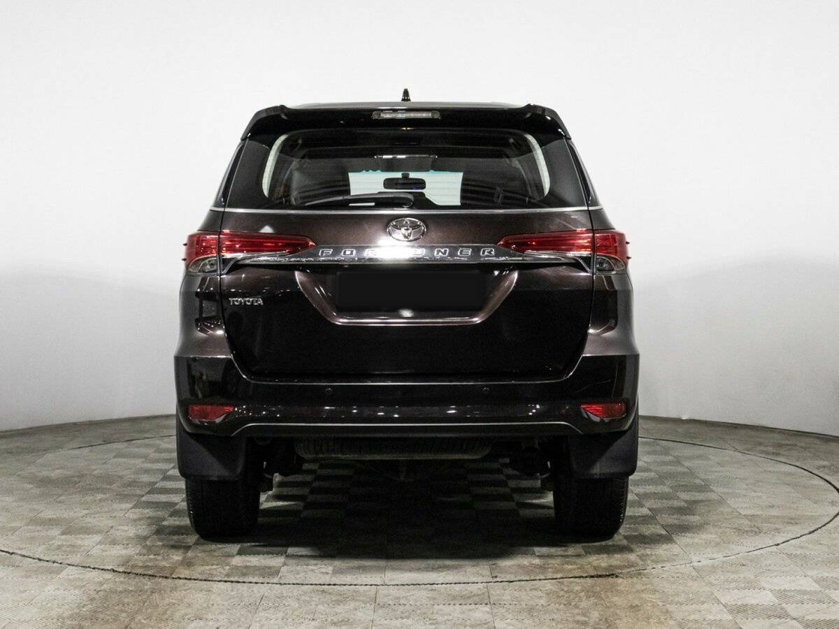 Toyota Fortuner 2017 года с пробегом. Фото: #5