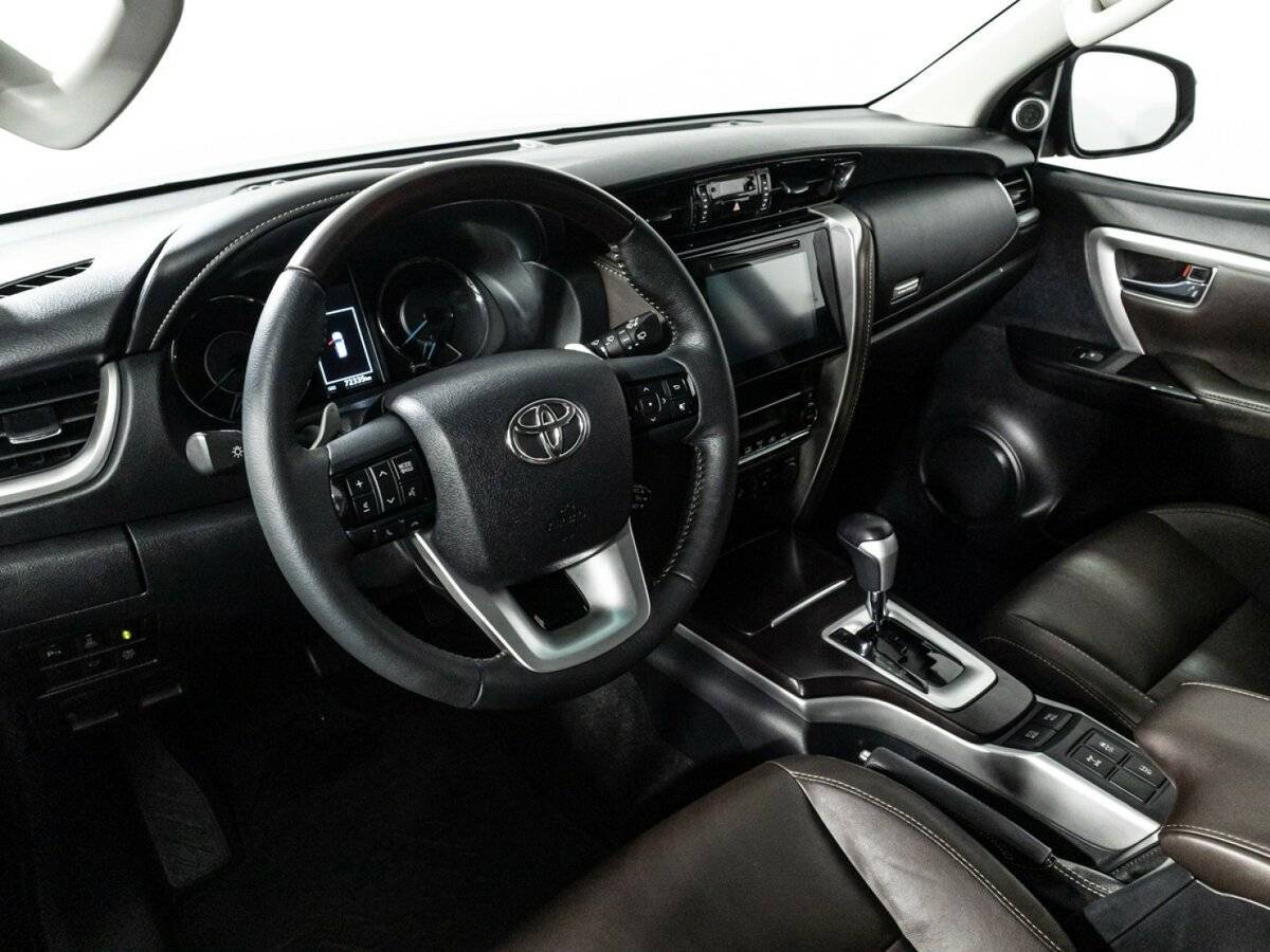Toyota Fortuner 2017 года с пробегом. Фото: #10