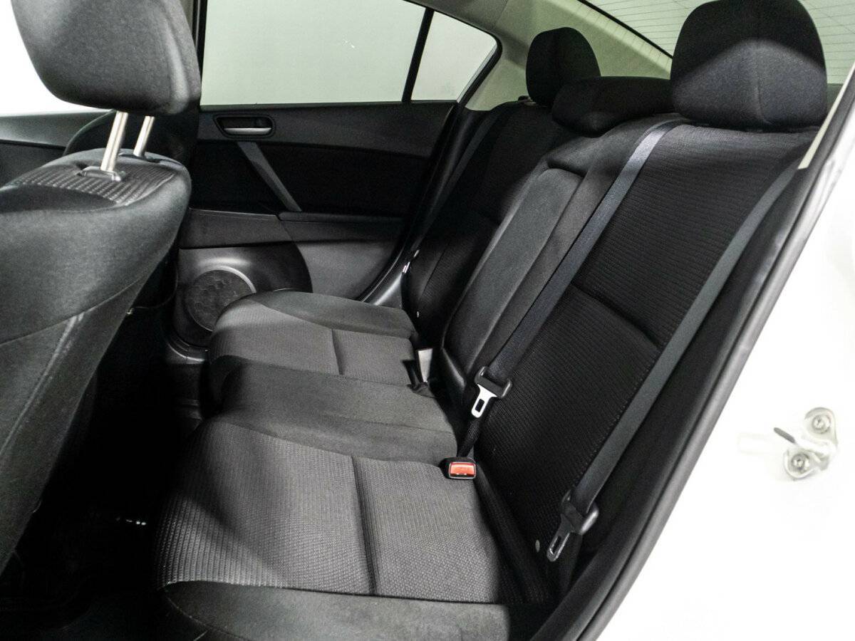 Mazda 3 2011 года с пробегом. Фото: #9