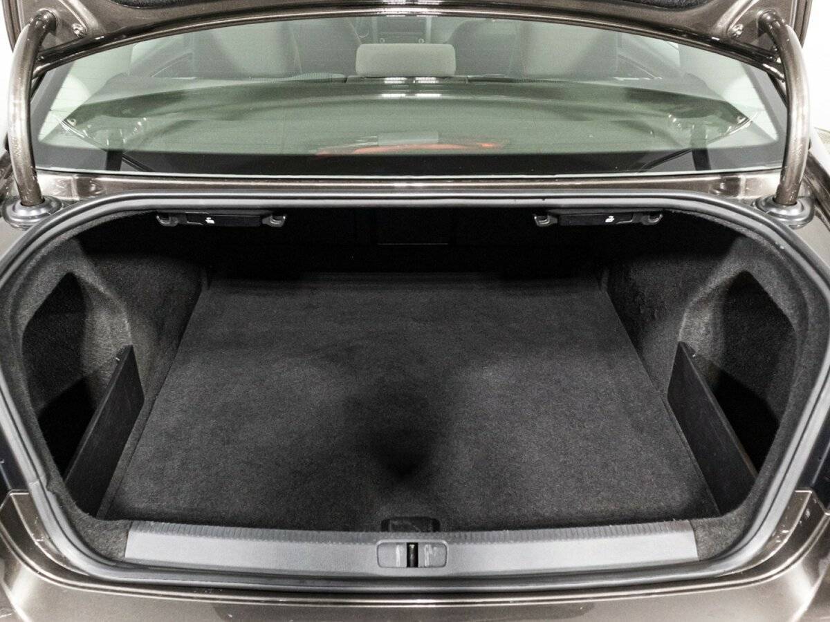 Volkswagen Passat 2011 года с пробегом. Фото: #14