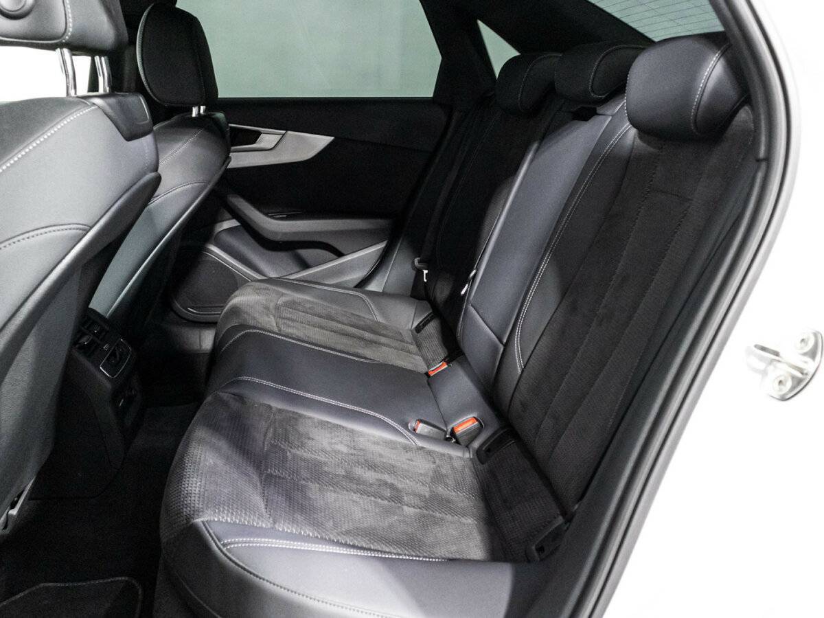 Audi A4 2020 года с пробегом. Фото: #9