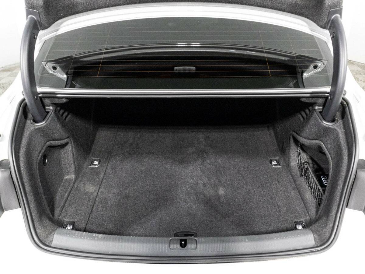 Audi A4 2020 года с пробегом. Фото: #14