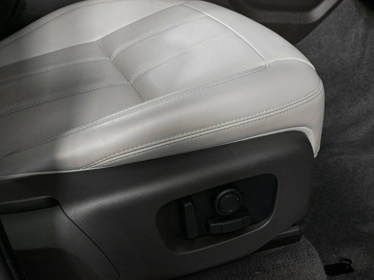 Land Rover Range Rover Sport 2018 года с пробегом. Фото: #16