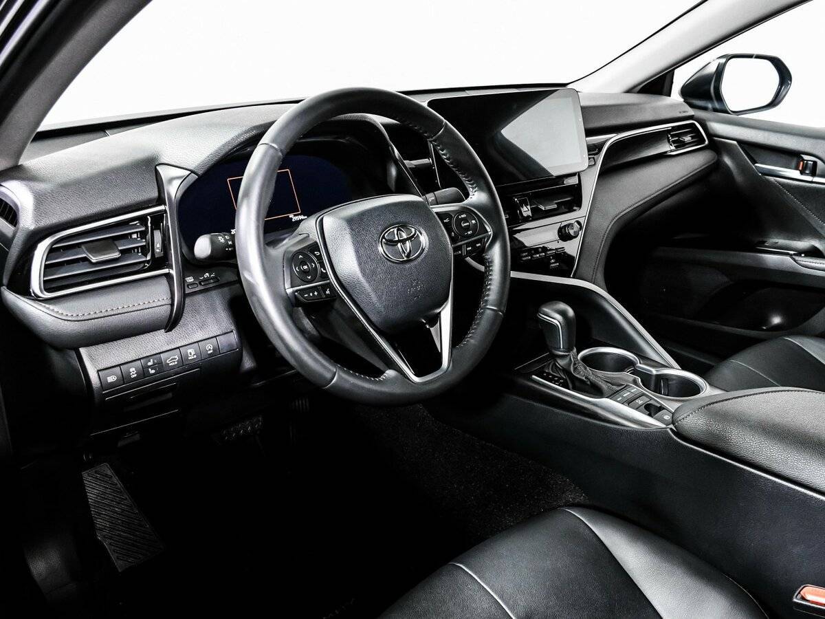 Toyota Camry 2023 года с пробегом. Фото: #12