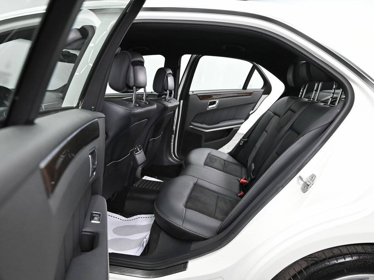 Mercedes-Benz E-Класс 2011 года с пробегом. Фото: #14