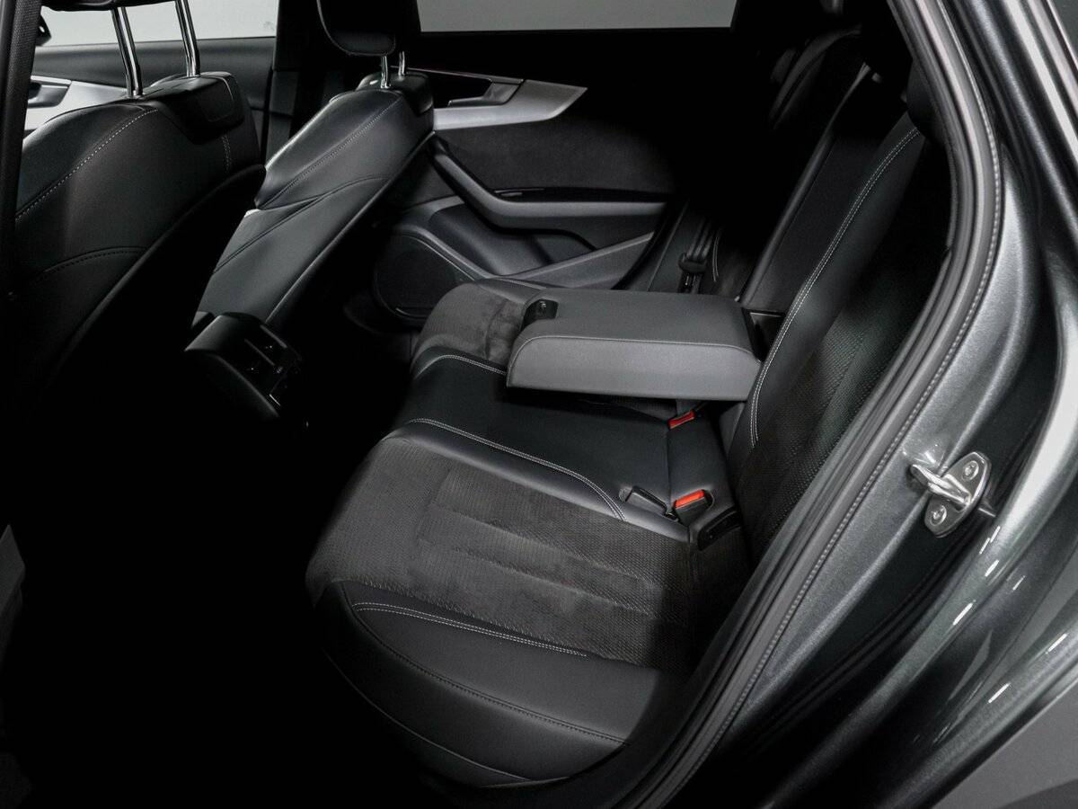 Audi A4 2020 года с пробегом. Фото: #7