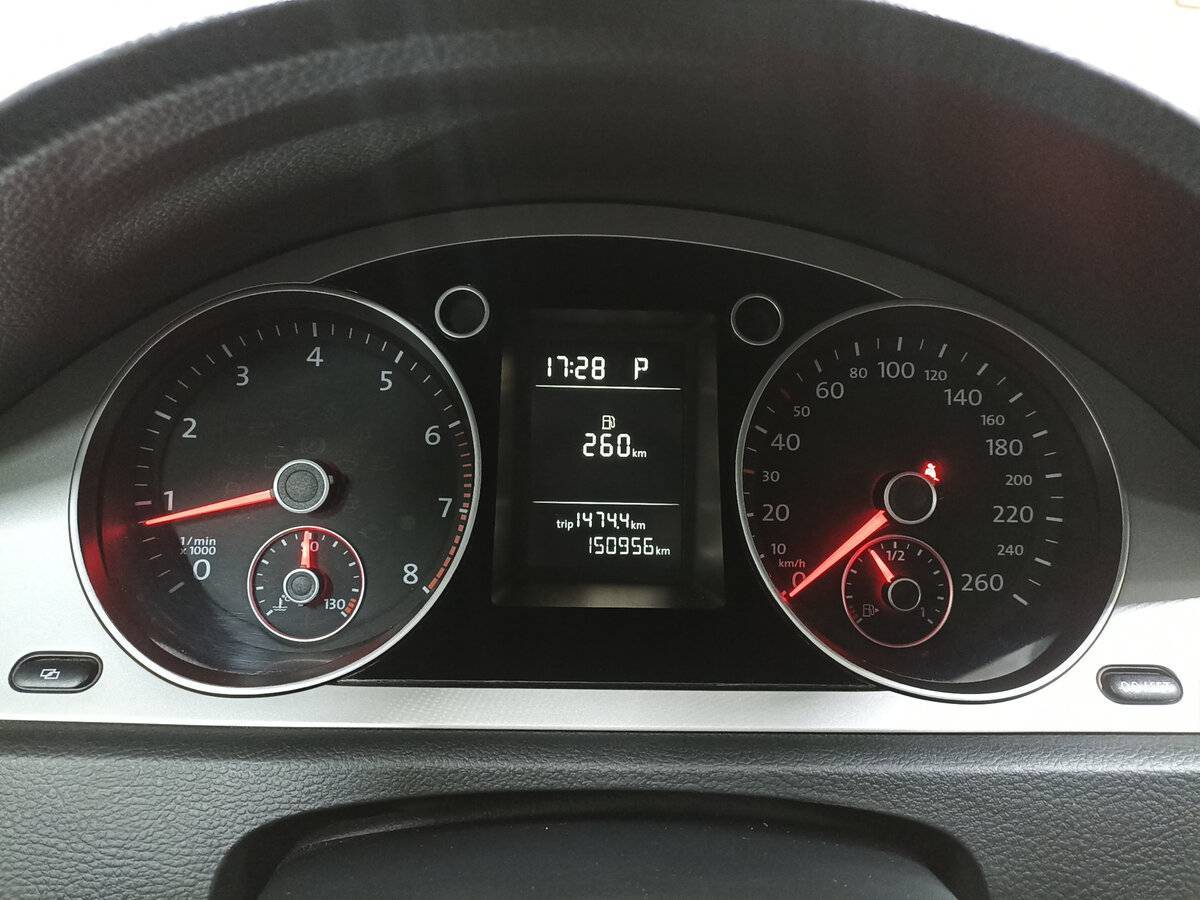 Volkswagen Passat 2010 года с пробегом. Фото: #12