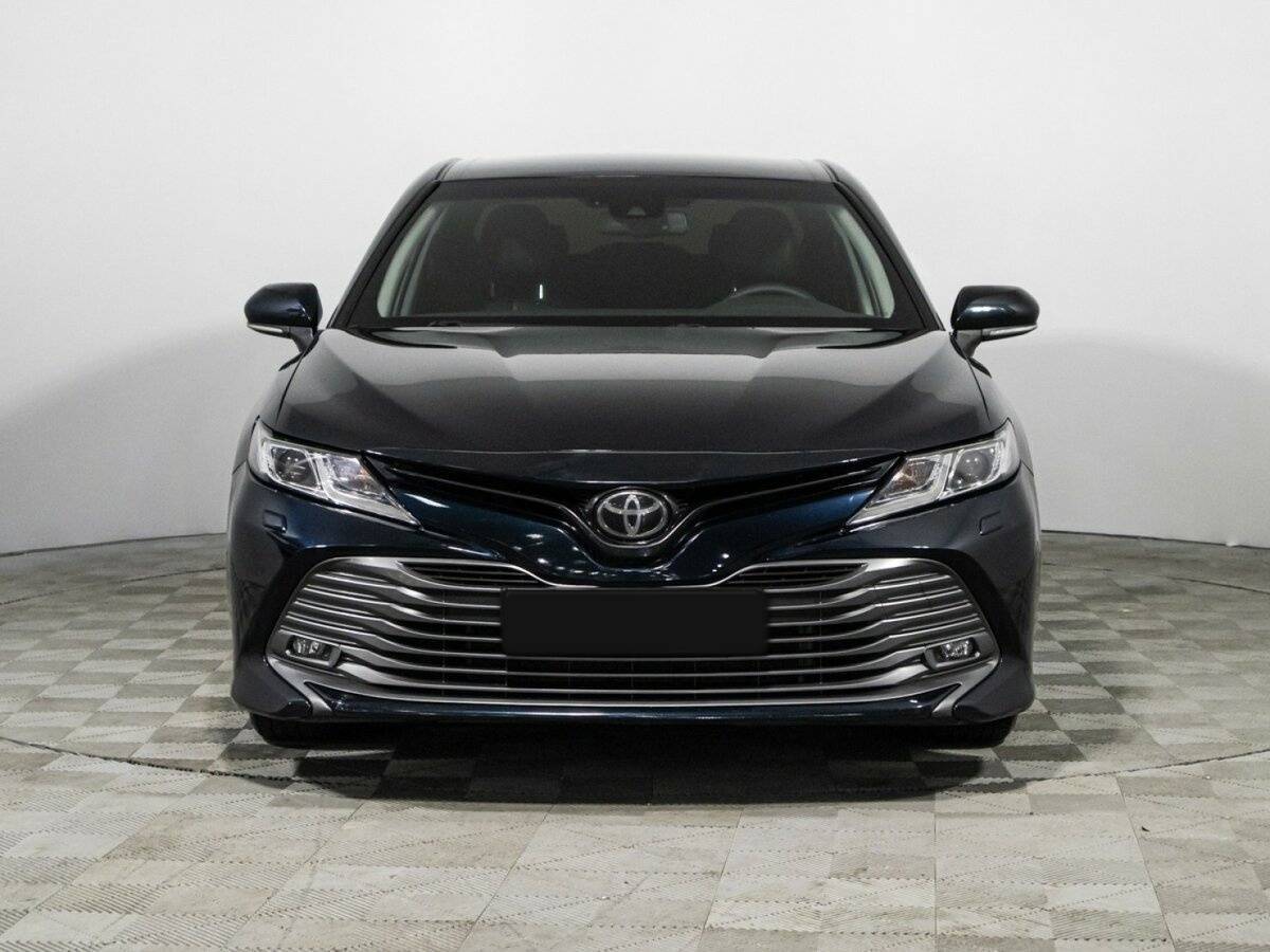 Toyota Camry 2019 года с пробегом. Фото: #1