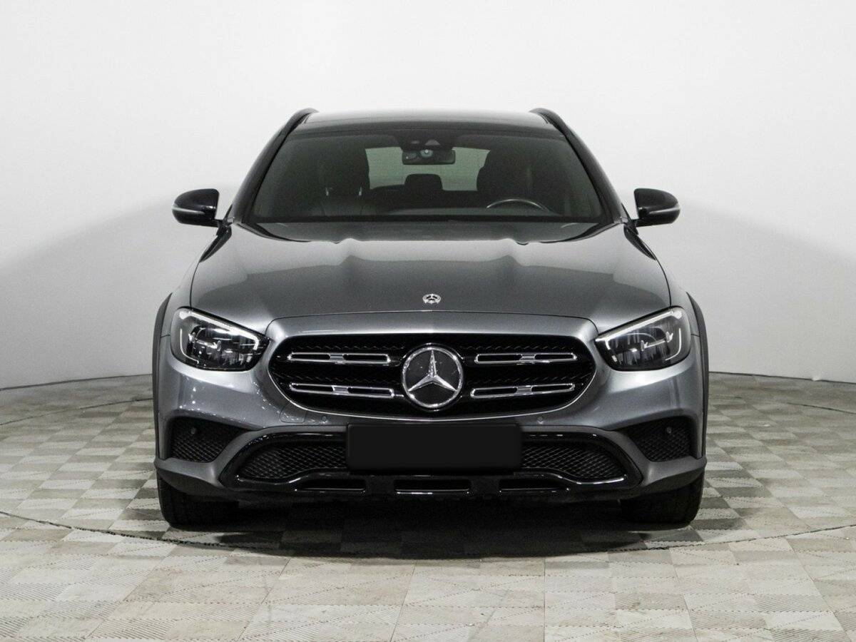 Mercedes-Benz E-Класс 2021 года с пробегом. Фото: #1