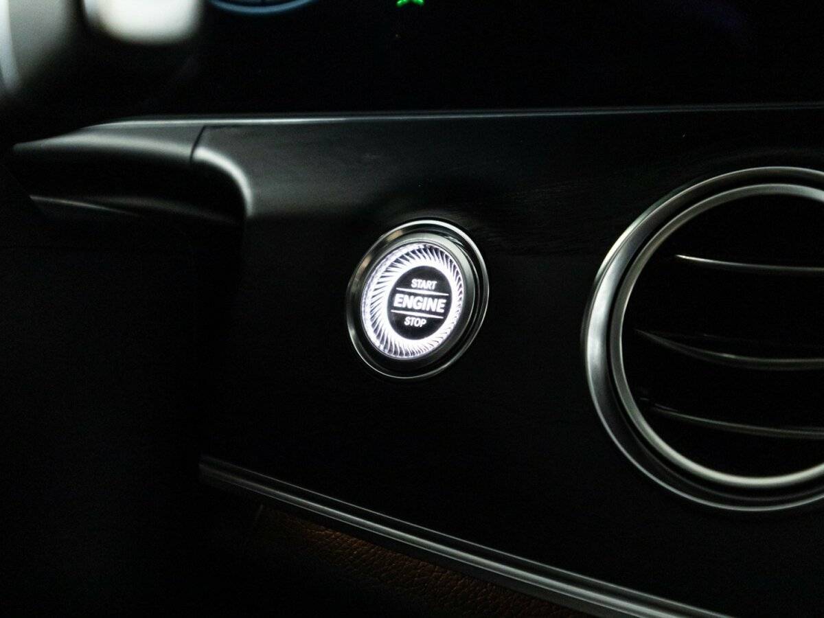 Mercedes-Benz E-Класс 2021 года с пробегом. Фото: #19