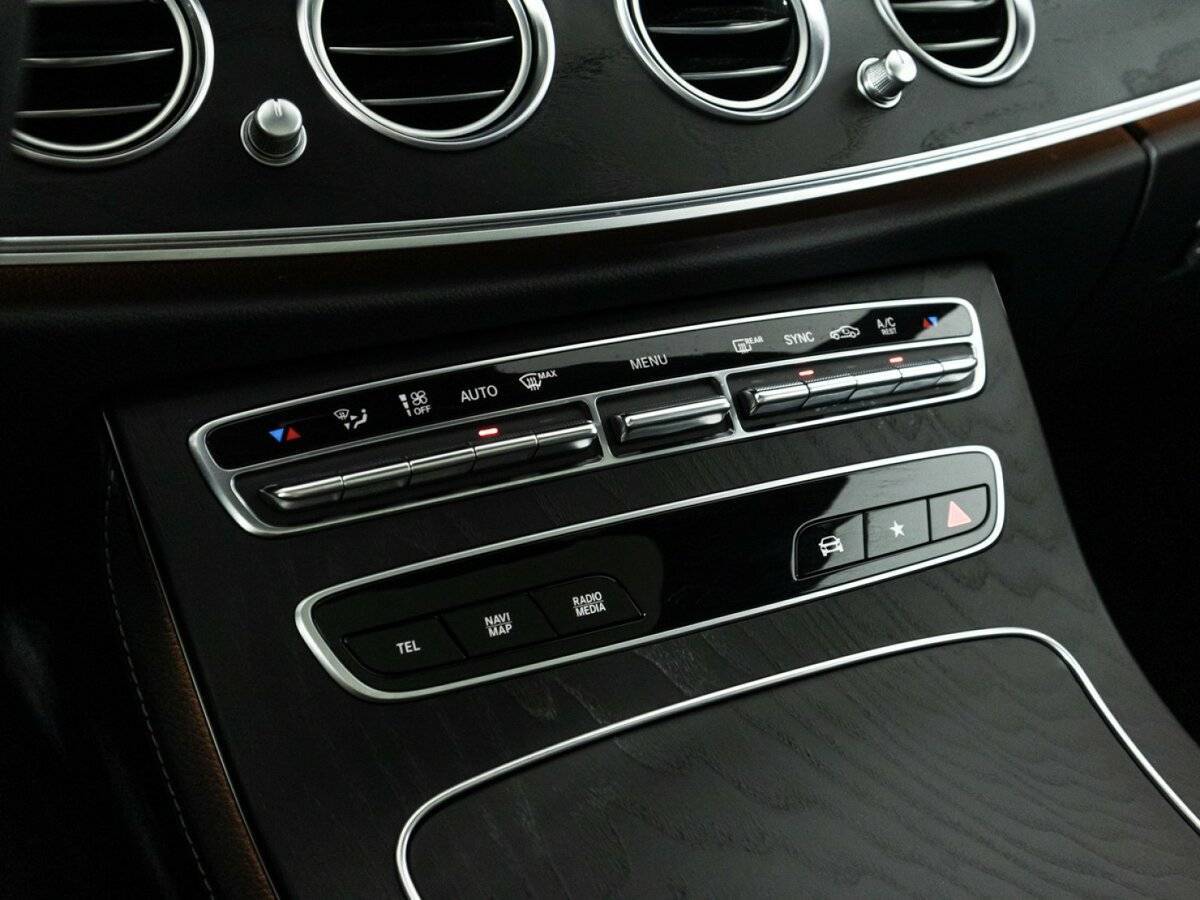 Mercedes-Benz E-Класс 2021 года с пробегом. Фото: #23